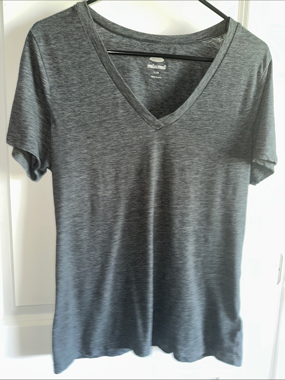 Old Navy Heather Charcoal V-Neck Short Sleeve Tee - Dark Gray